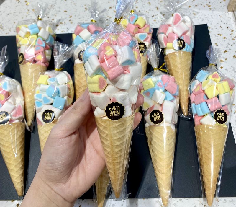 Ốc quế marshmallow